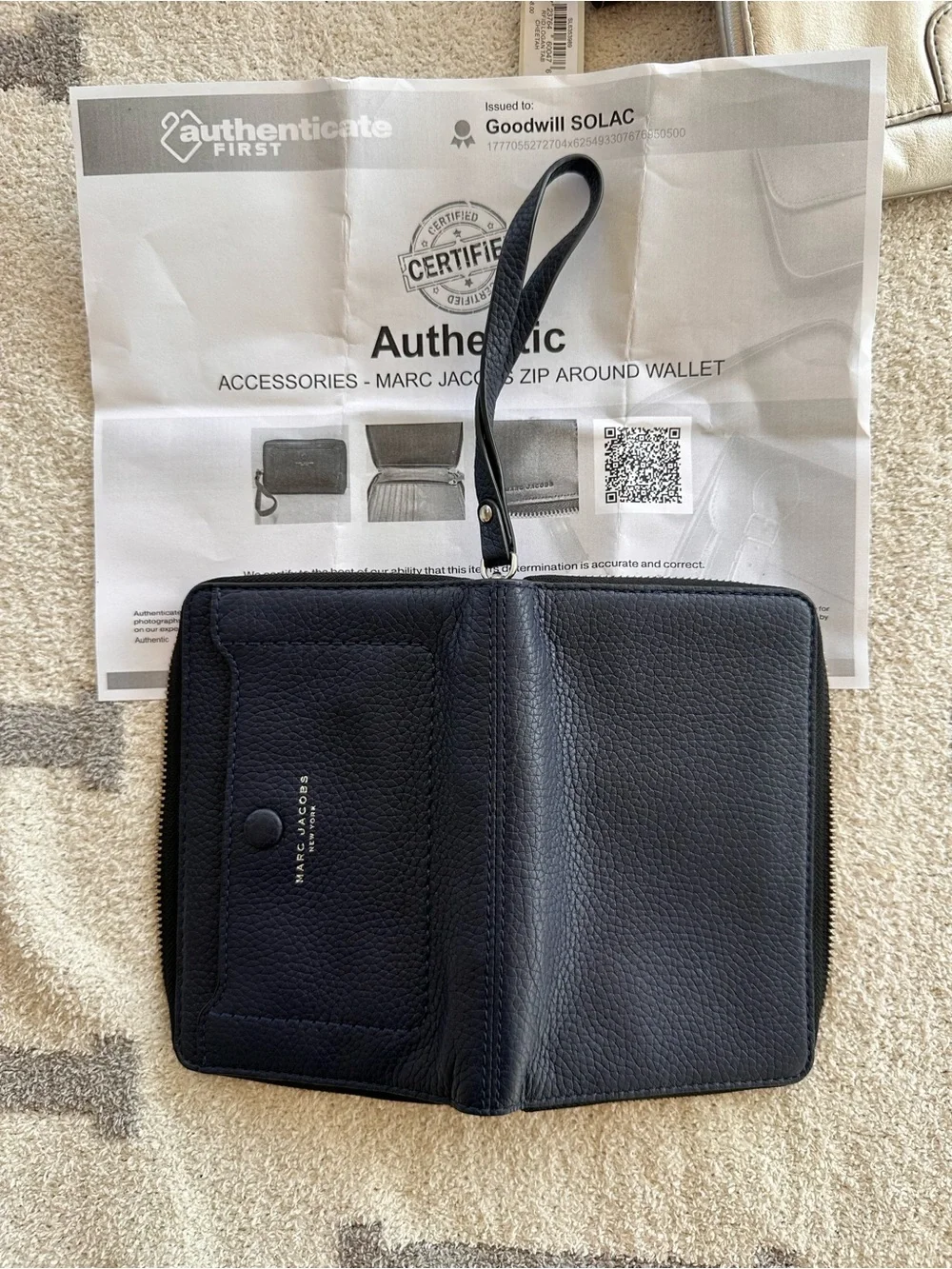 Marc Jacobs compact wristlet